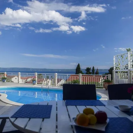 House Jure 別荘 サマティン